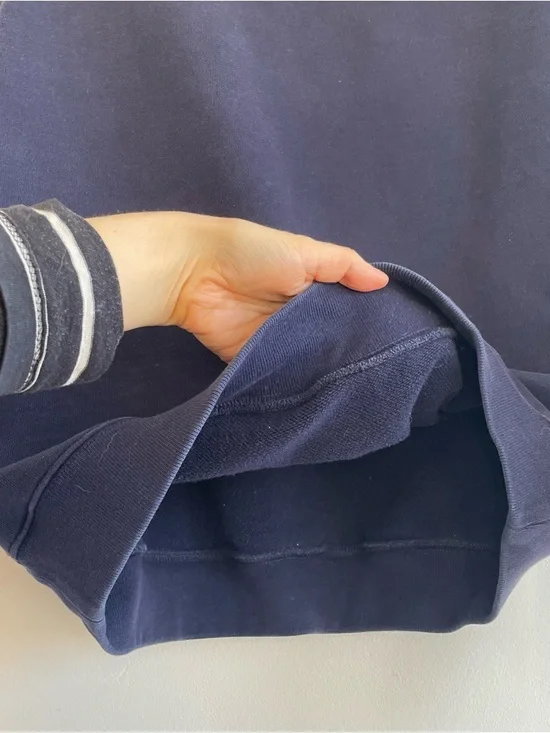 Vintage Gap Crewneck Sweatshirt - Picture 5 of 12